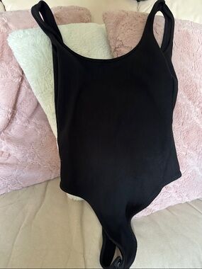 Fashion Nova Black Ribbed Scoop Neck Bodysuit